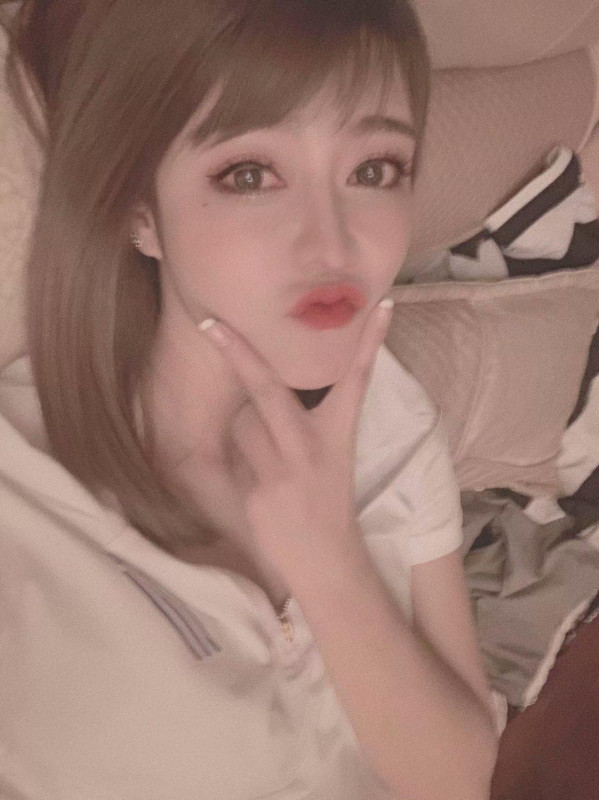 小贝 喜欢嫩妹的朋友可以上